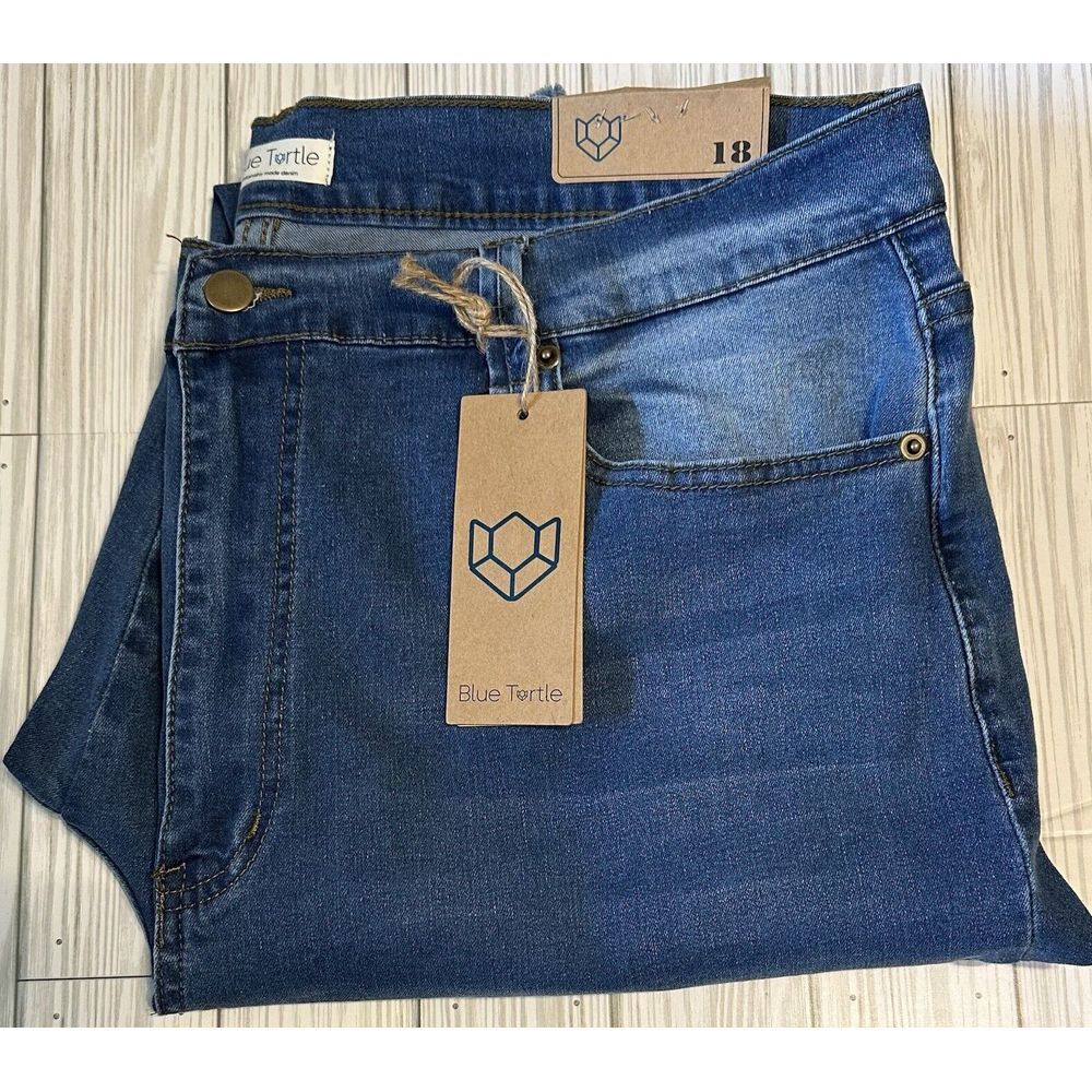 NWT Women's Blue Turtle Jeans Size 18.  Sustainably Made Denim.  Distressed.‎